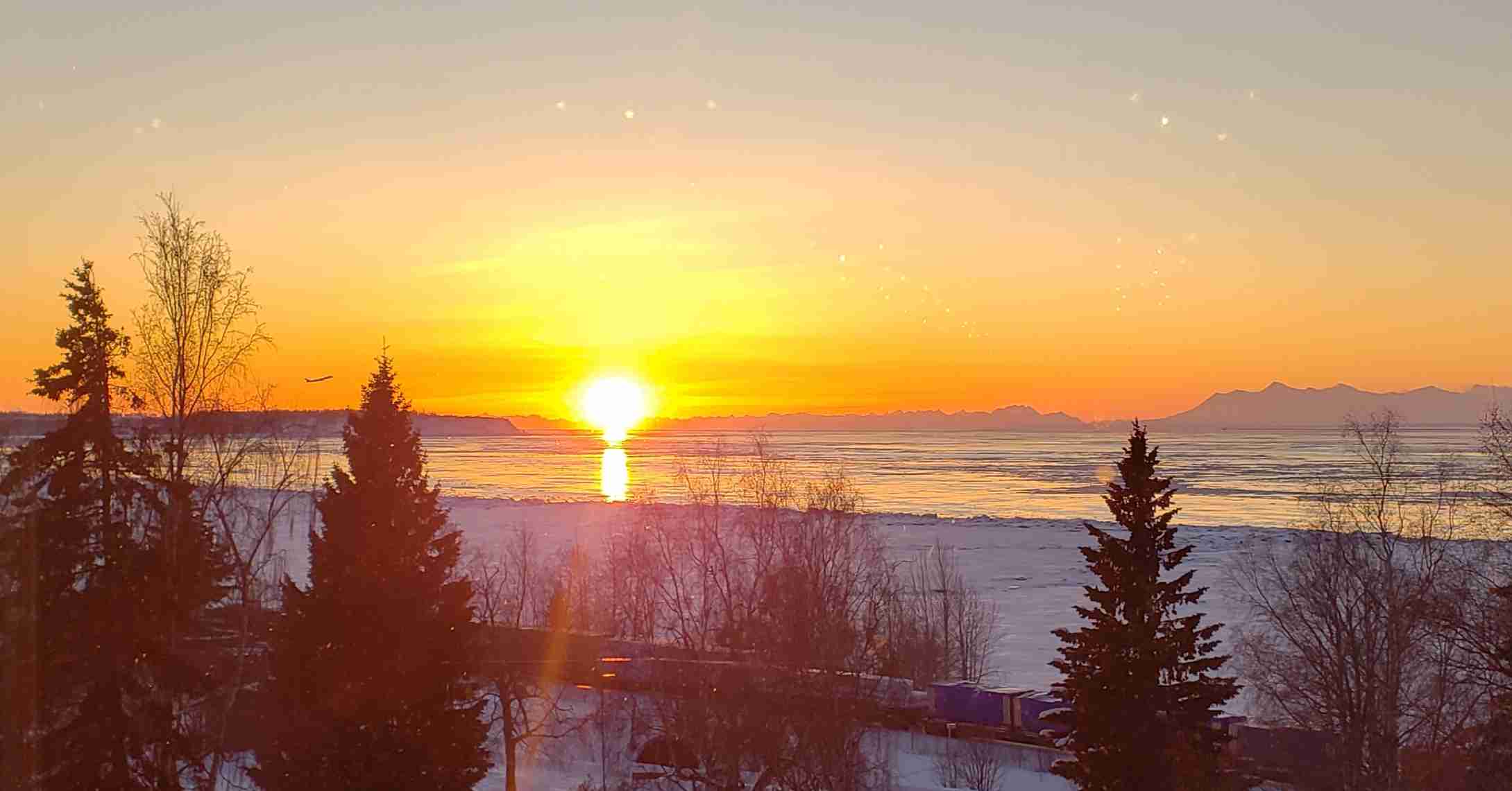 2020-03-05 Anchorage Cook Inlet sunset.jpg